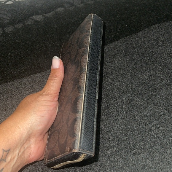 Coach Peyton black brown signature leather zip around wallet - Picture 8 of 9